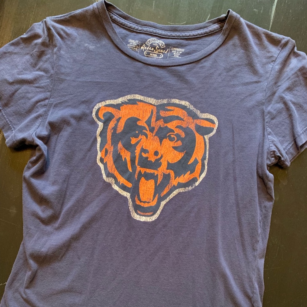 Super soft CHICAGO Bears retro tee.
